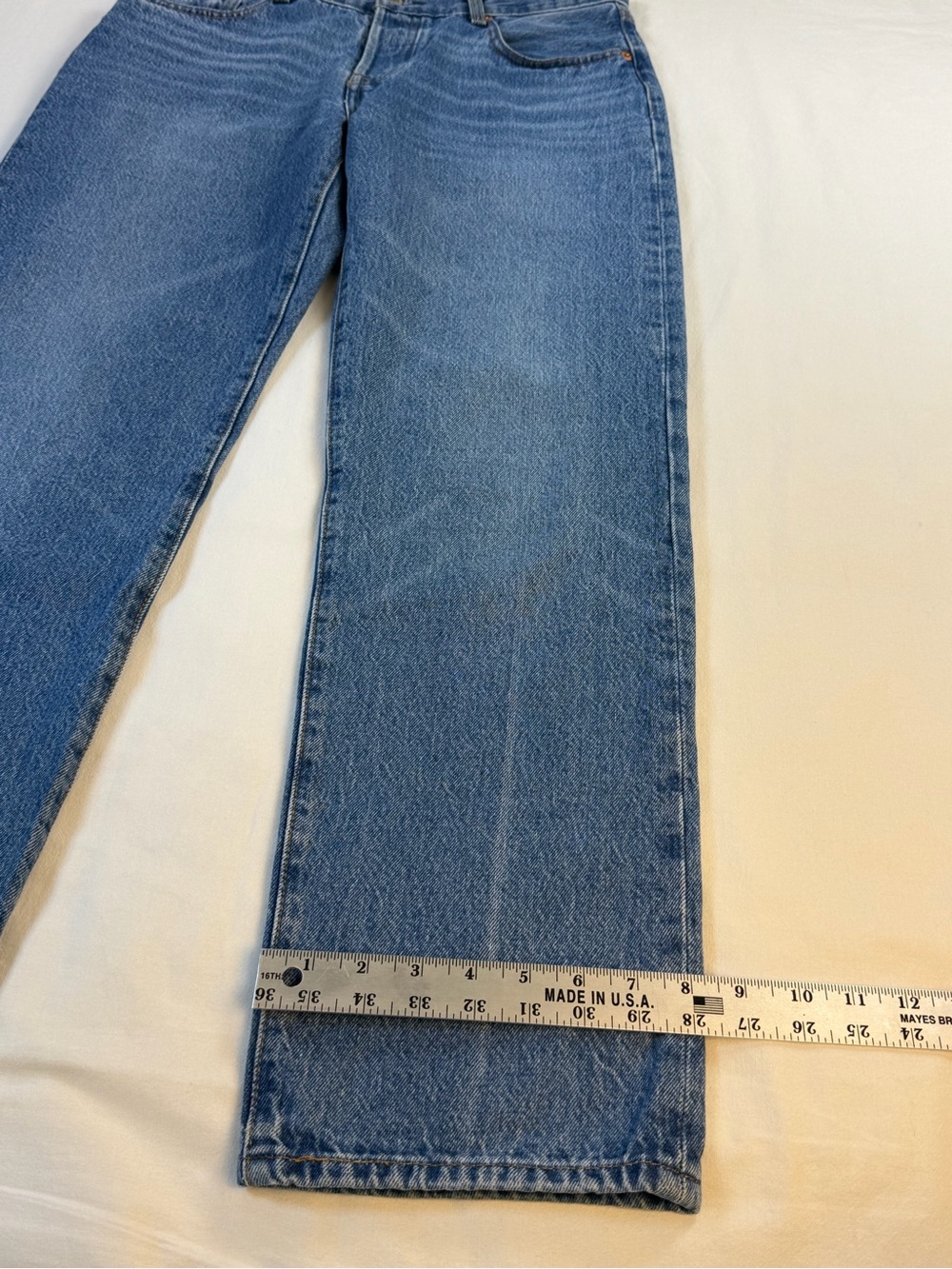 Levi’s 501 Women’s Straight Leg Button Fly Wedgie Jean 27/30 - Picture 3 of 11